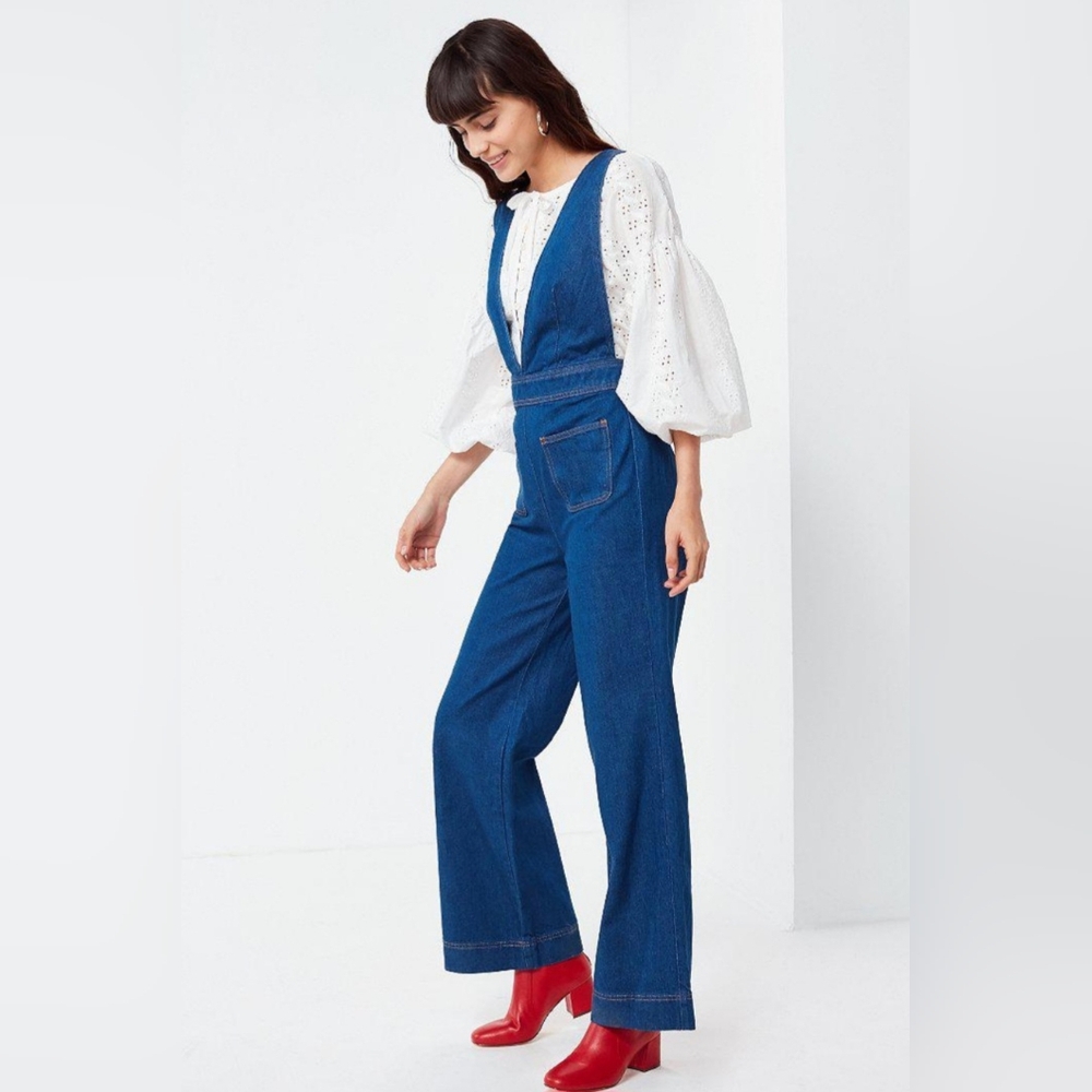 BDG Eleanor plunging denim jumpsuit Sz 6